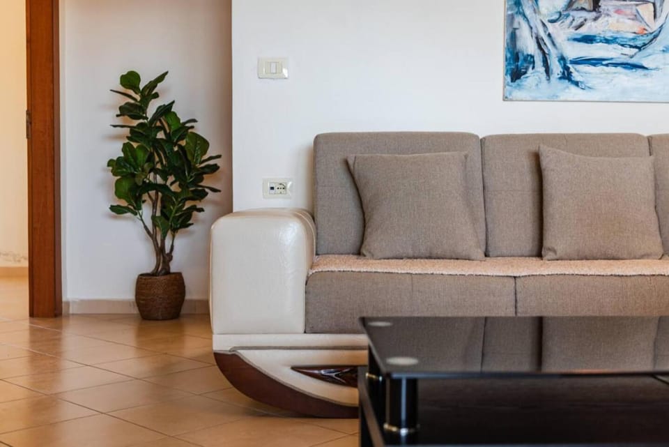 Bright Sunny Apartment by PikHost Apartment in Sarandë