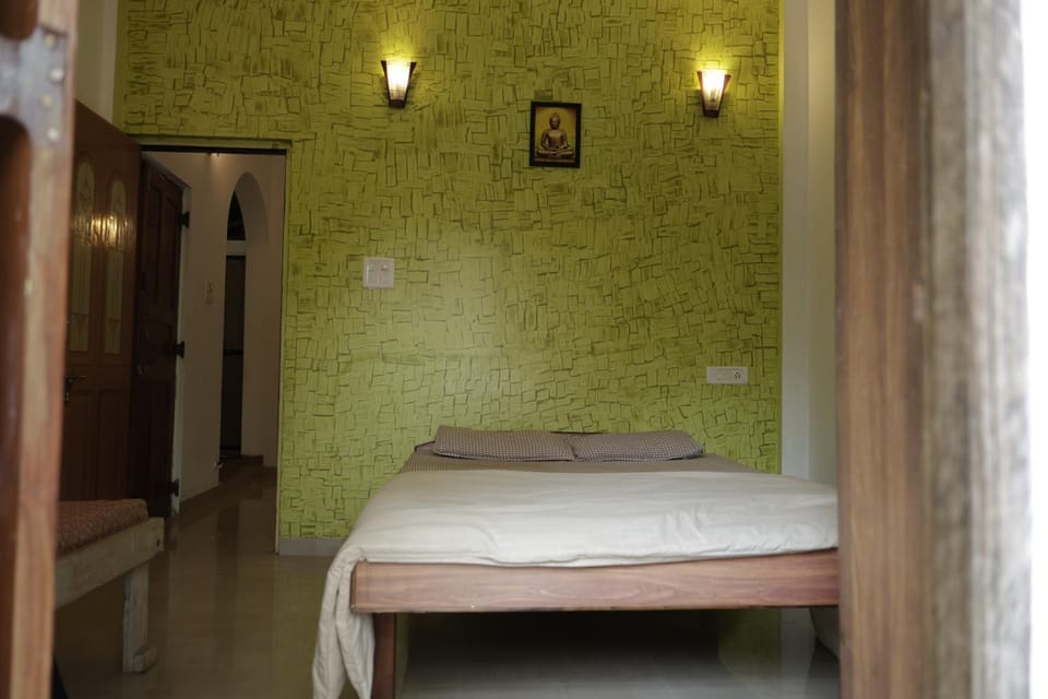 Vaishali Guest House Bed and Breakfast in Goa, India