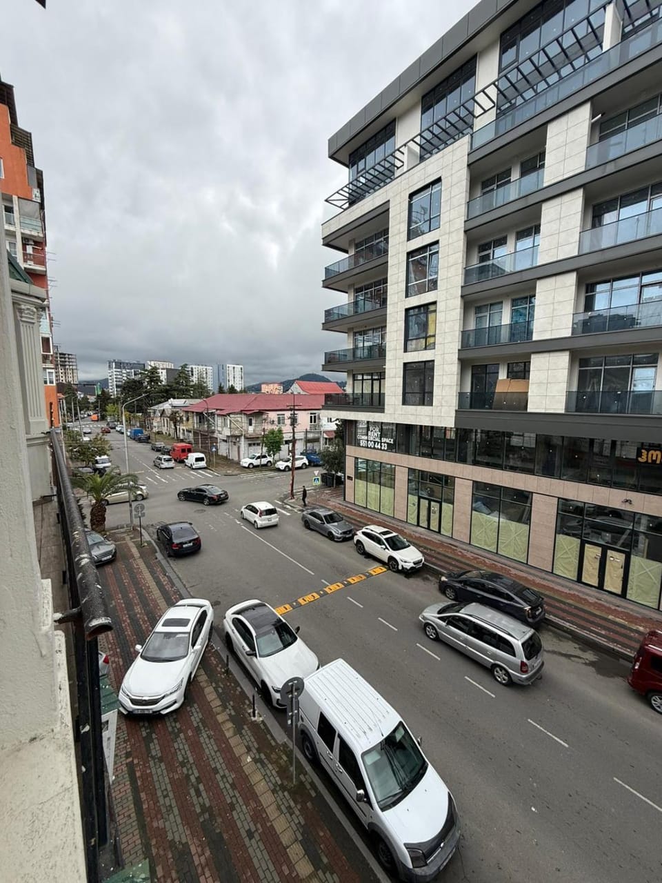 Day, Neighbourhood, City view, Street view, Location, Parking