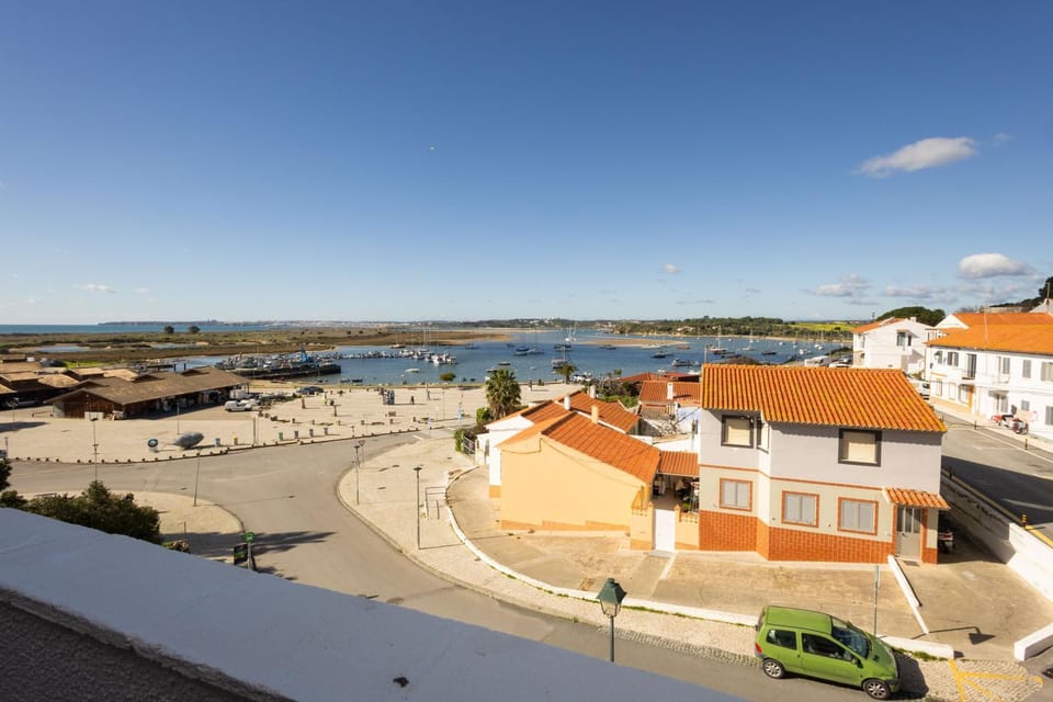 View (from property/room), Lake view, River view, Sea view