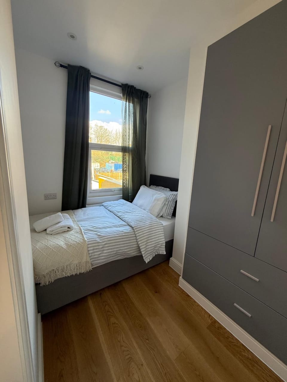 Bed, Photo of the whole room, Bedroom, wardrobe