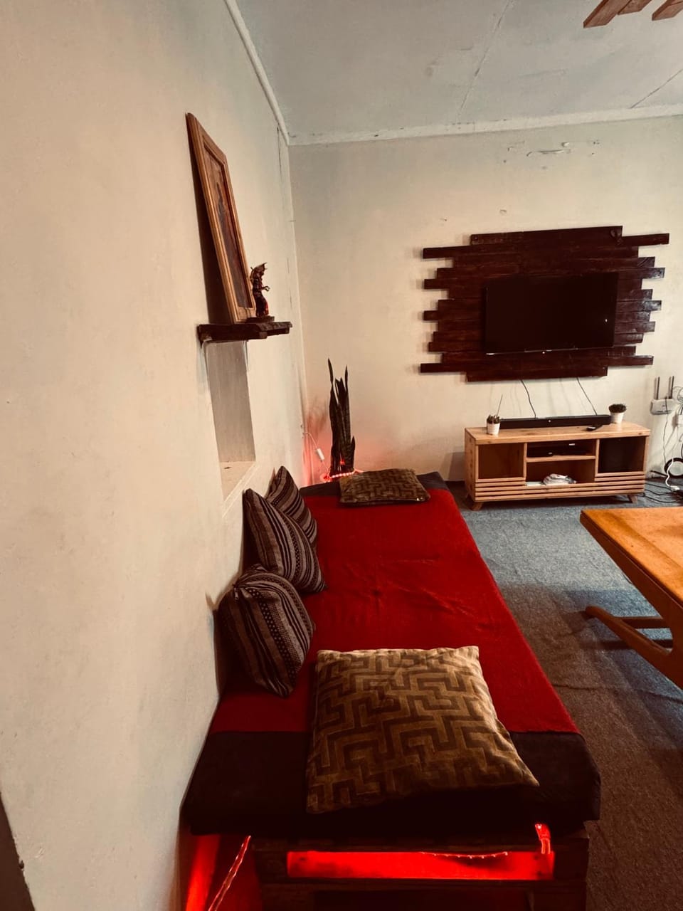 Communal lounge/ TV room, TV and multimedia, Living room, Seating area