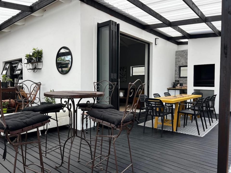 Patio, Seating area