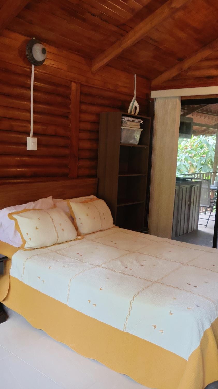 Nature retreat House in Alajuela Province