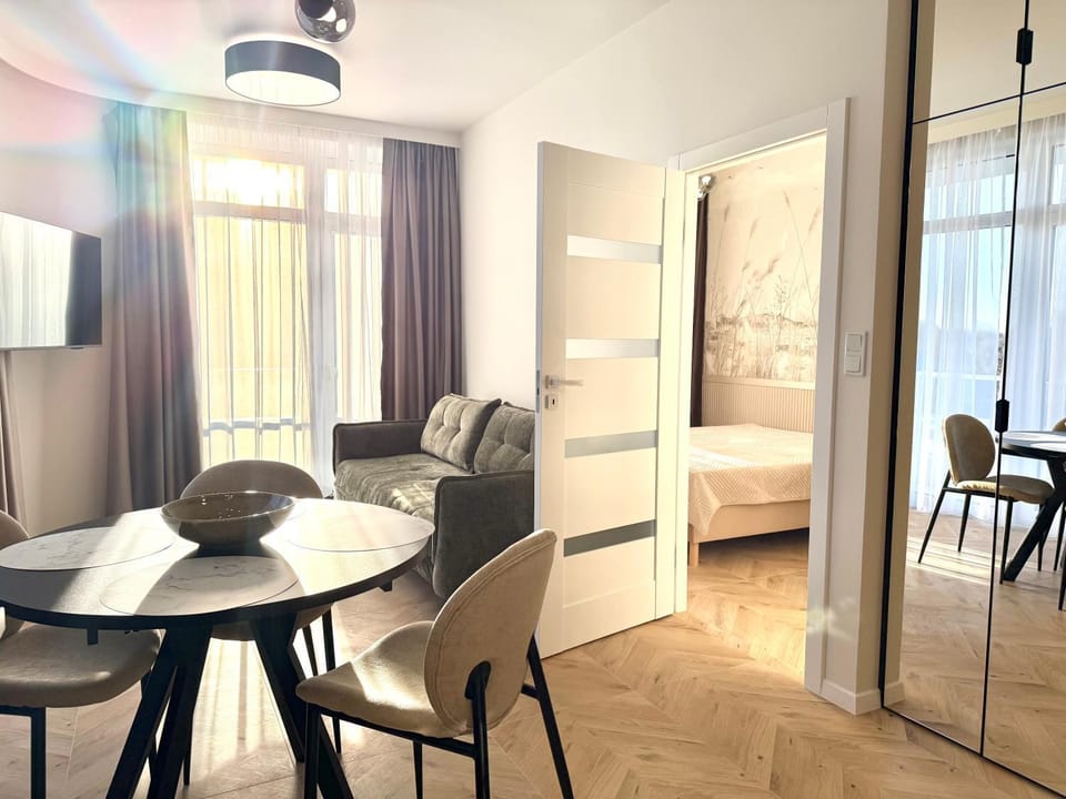TV and multimedia, Living room, Photo of the whole room, Seating area, Dining area, Bedroom, wardrobe
