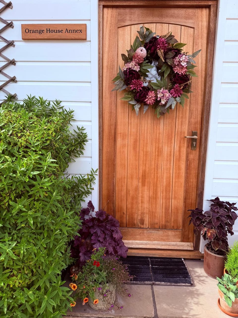 Property building, Facade/entrance, Autumn