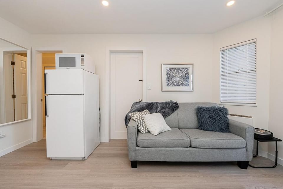 Perfect for World cup fans Apartment in Burnaby