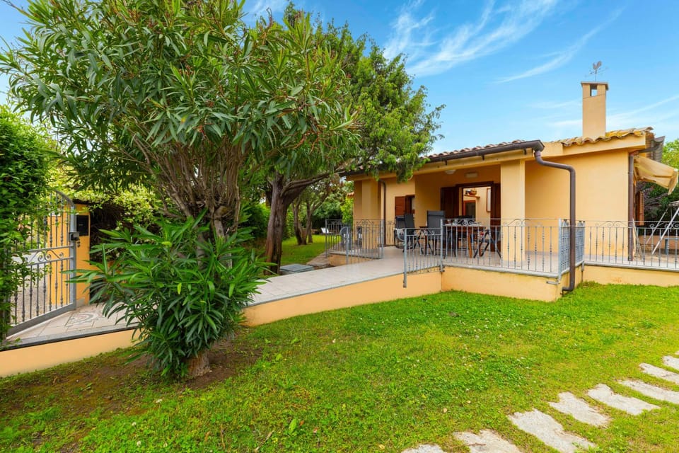 Property building, Patio, Garden, Garden view