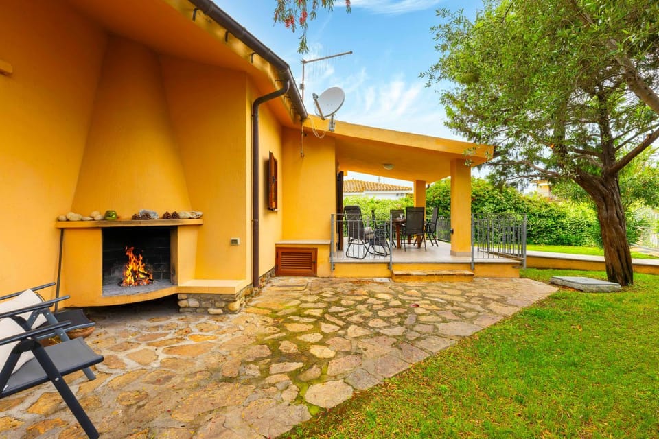 Property building, Patio, Garden, Garden view