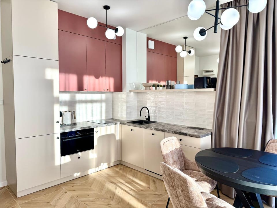 Kitchen or kitchenette, Dining area, dishwasher, stove