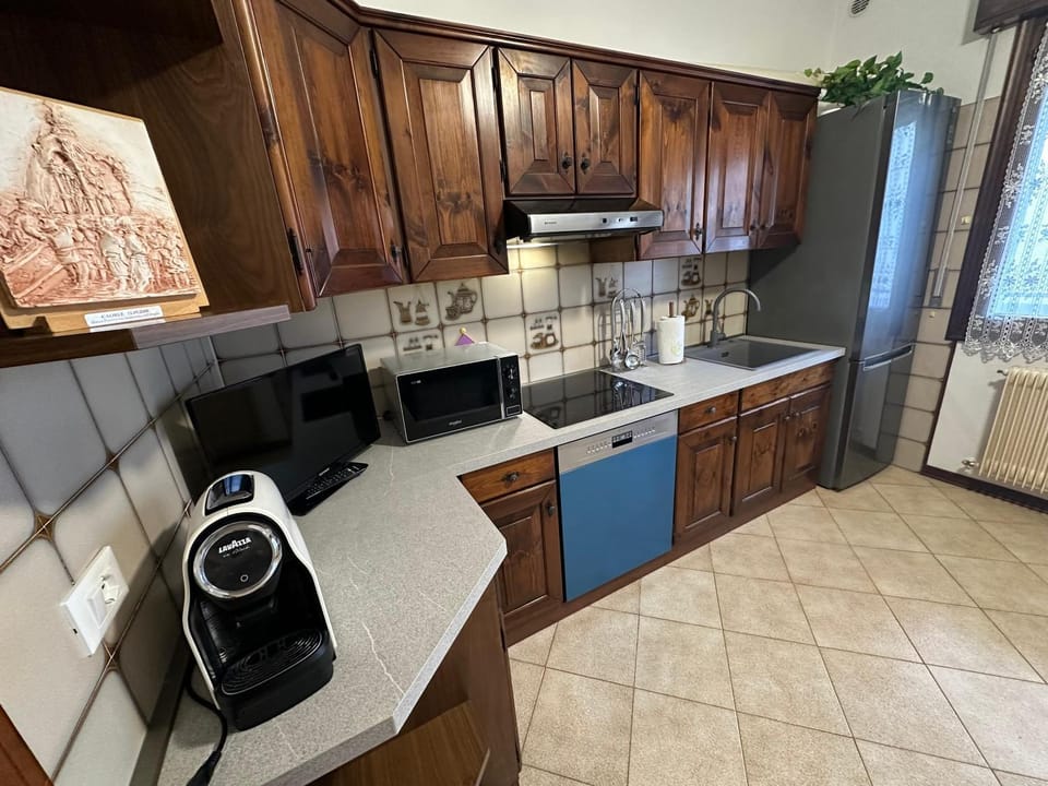 dishwasher, microwave, oven, kitchen