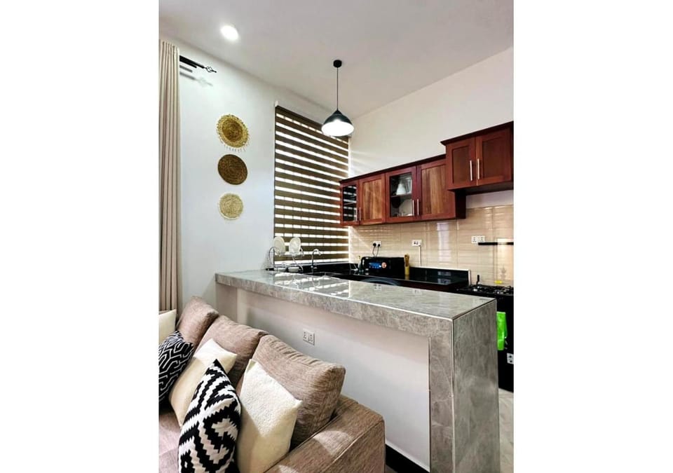 Seating area, Dining area, kitchen