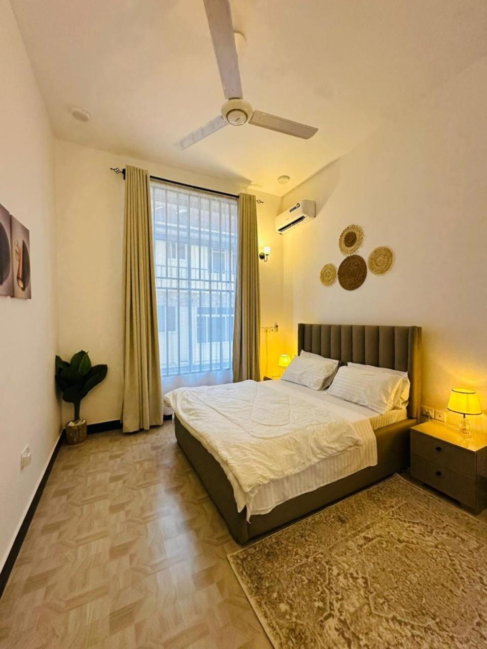Bed, Photo of the whole room, Bedroom, air conditioner