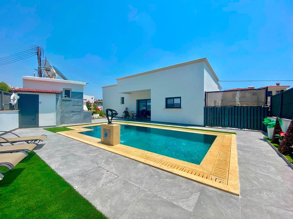 Sofia Luxury villa with 3 suite bedroom with 3 private bathroom Villa in Paphos District