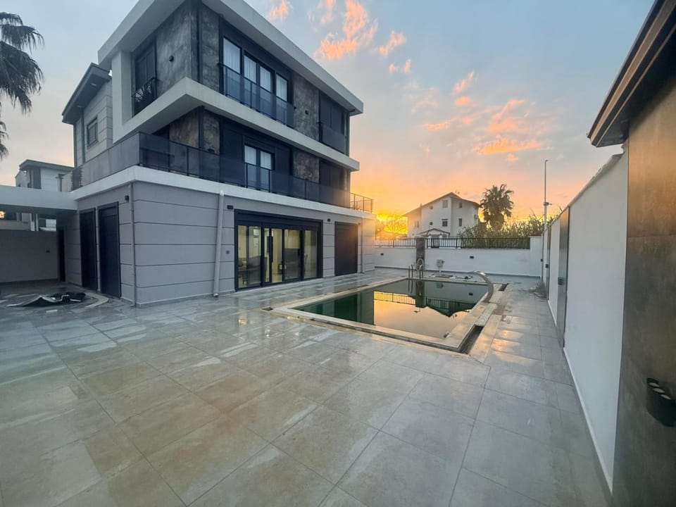 Garden, Swimming pool