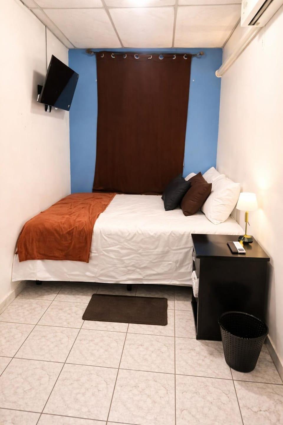 Bed, TV and multimedia, Photo of the whole room, Bedroom, air conditioner