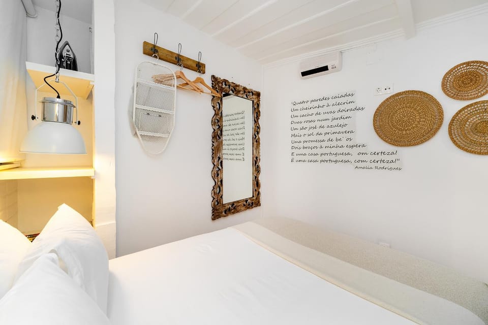 Bed, Bedroom, air conditioner