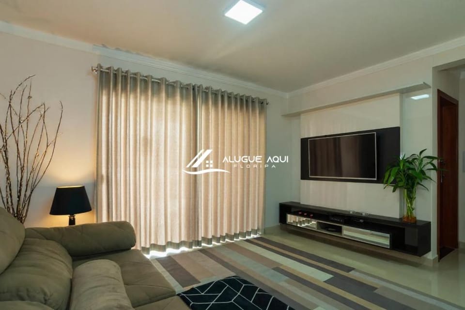 Communal lounge/ TV room, Living room, Seating area