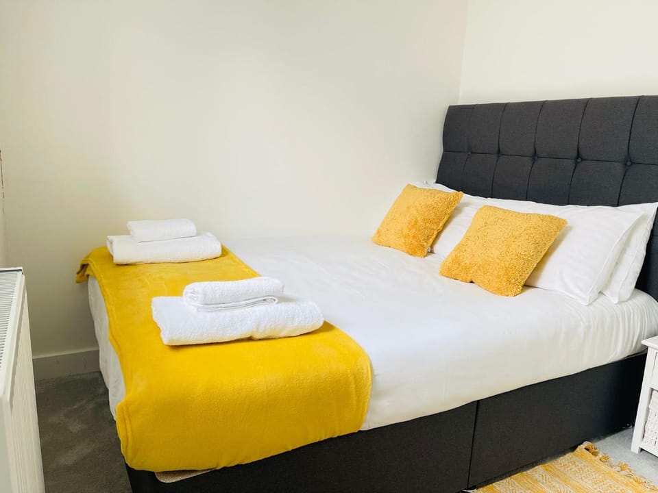 R&O Property Experts - Riverside Flat - 3 Bedroom with open parking Apartment in Cambridge