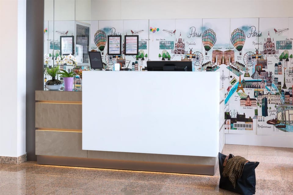 Lobby or reception, Decorative detail