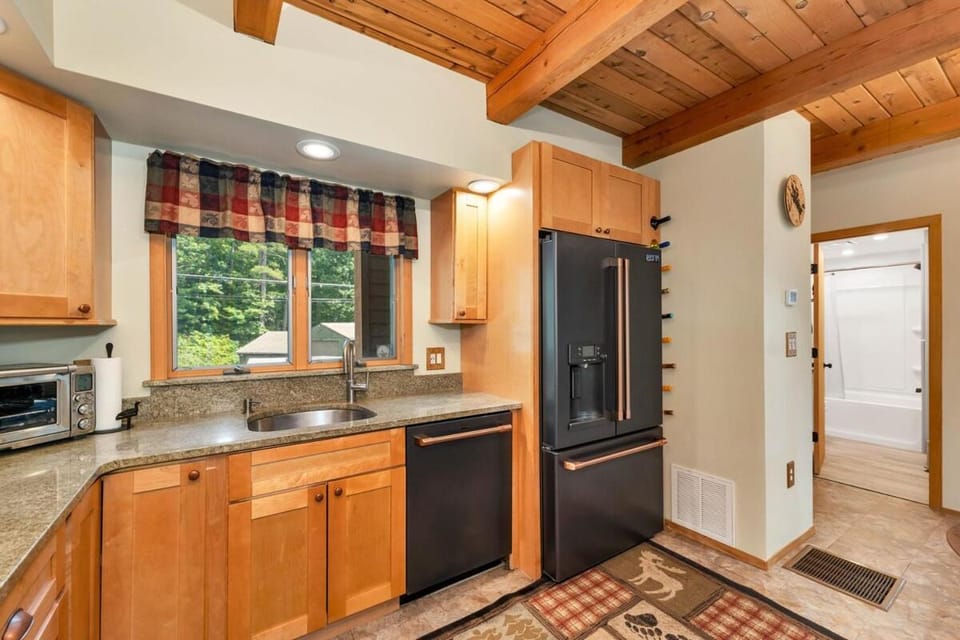 Amazing Water Front Property on Lake Waukewan in Meredith Villa in Lake Waukewan