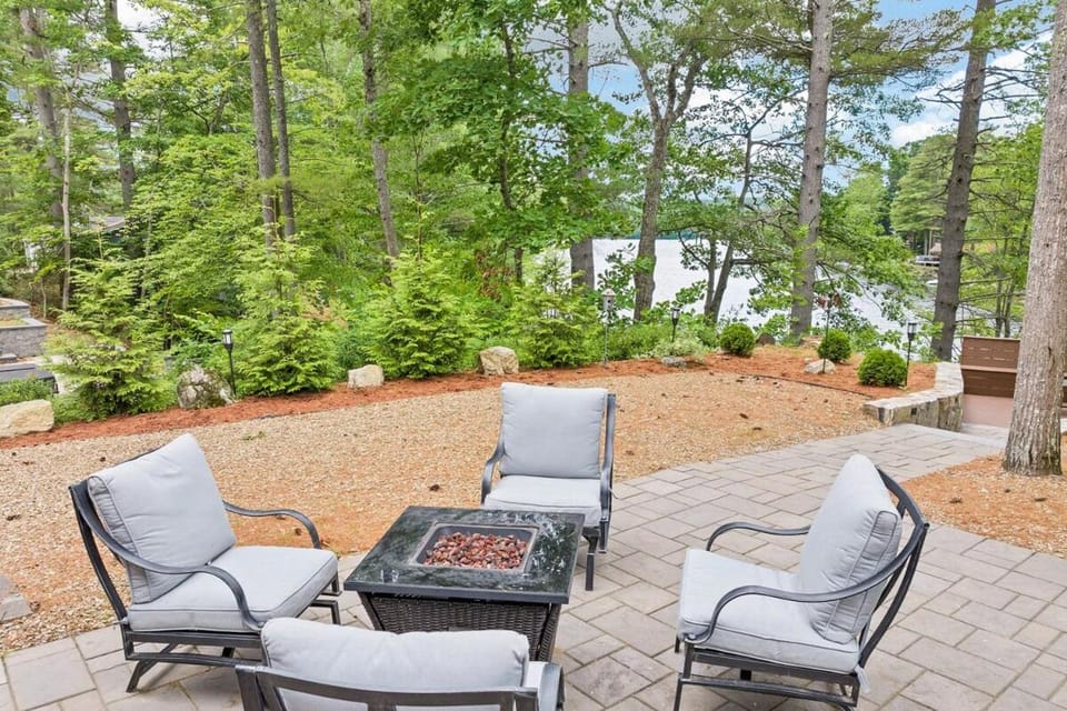 Amazing Water Front Property on Lake Waukewan in Meredith Villa in Lake Waukewan