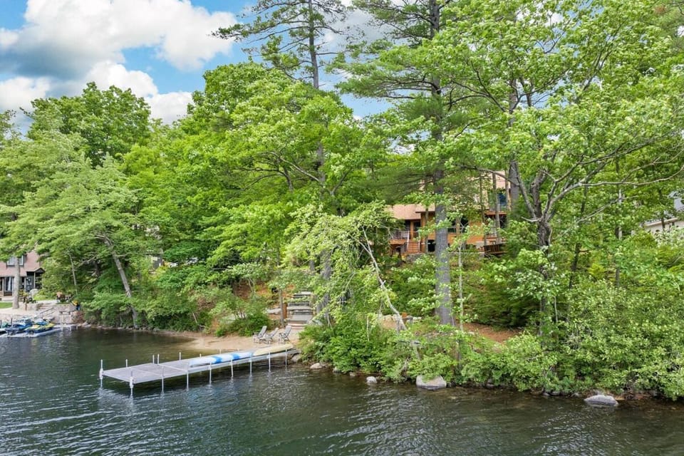 Amazing Water Front Property on Lake Waukewan in Meredith Villa in Lake Waukewan