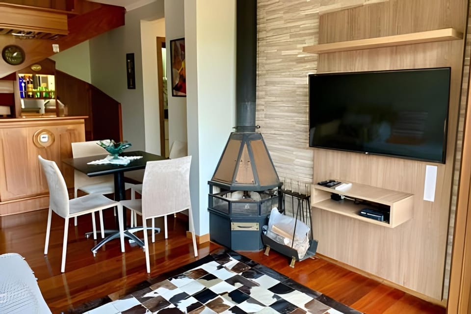 Duplex com ar Q/F, Piscina Aquec. Faça tudo a pé! Apartment in Gramado
