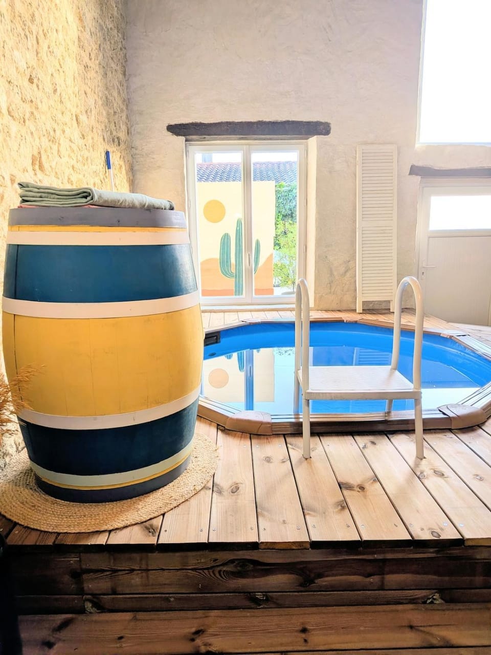 Swimming pool