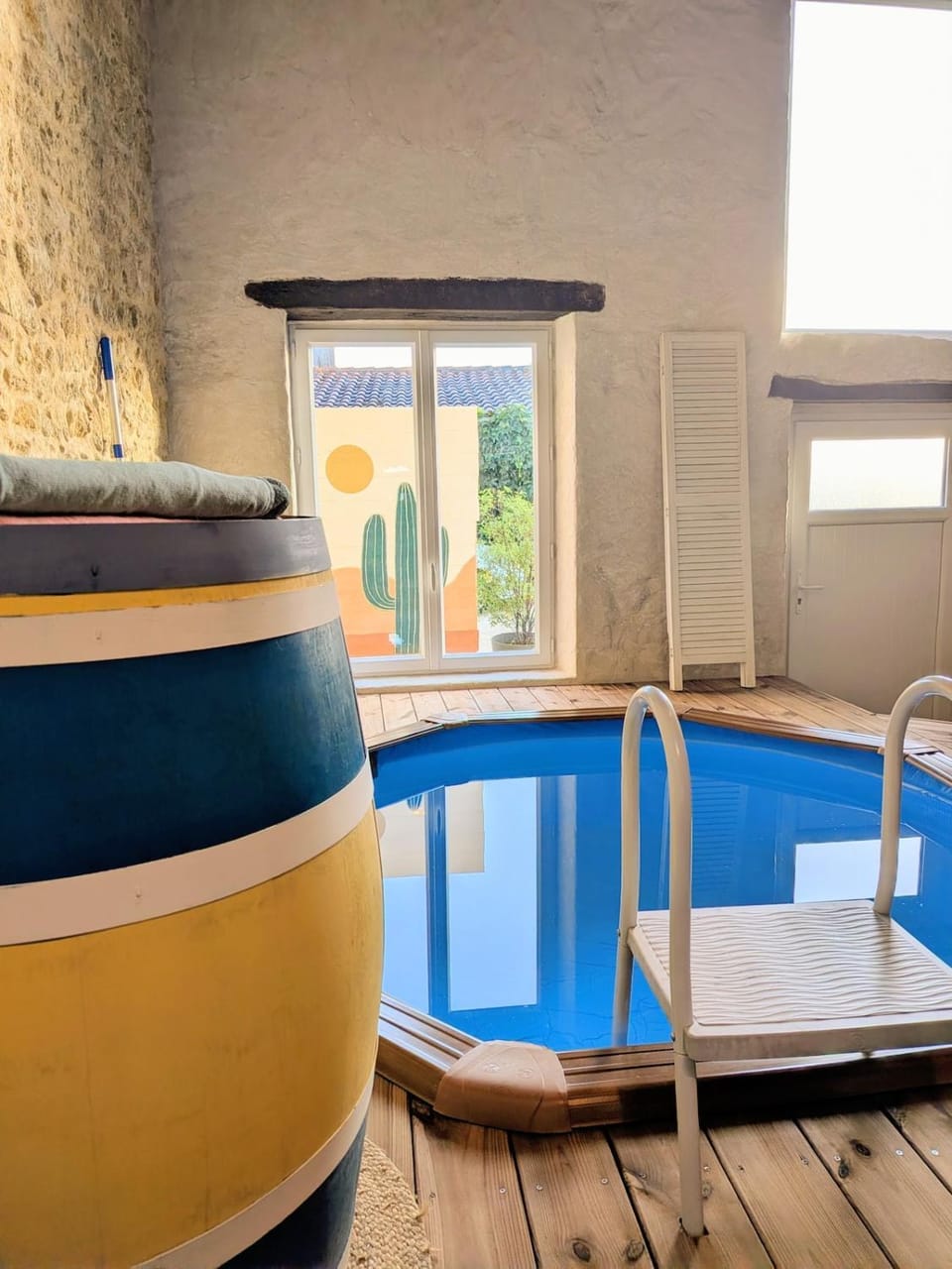 Swimming pool