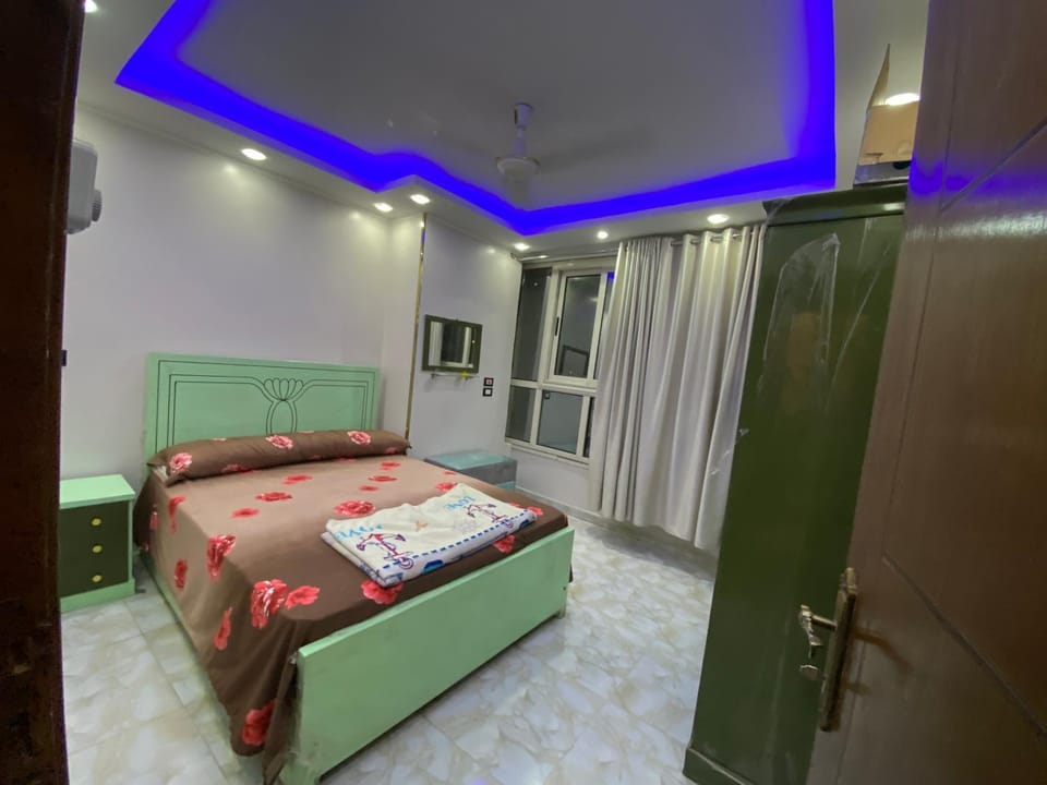 شقه ف الاقصر شارع السوق السياحي Apartment in Luxor