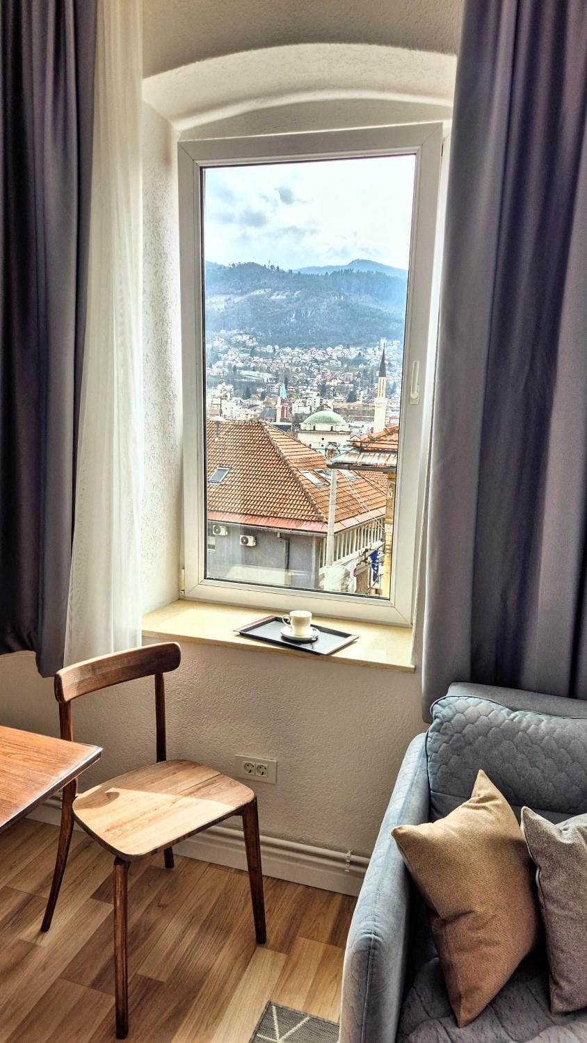 Living room, City view, Mountain view
