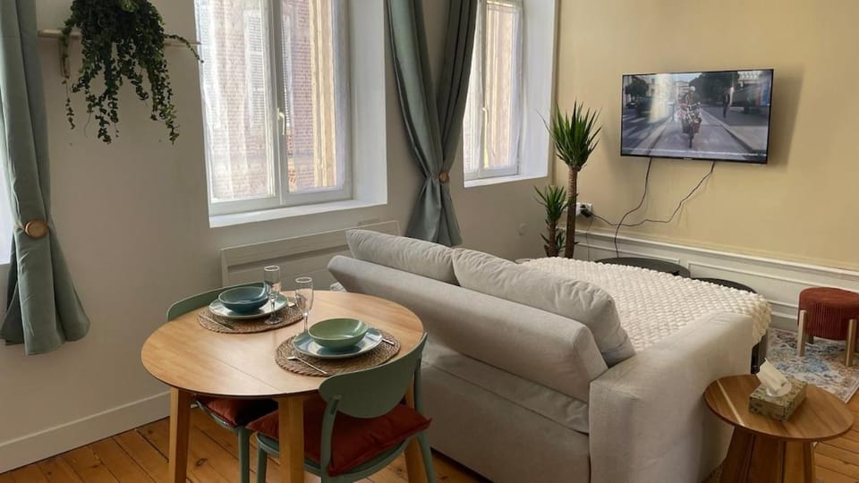 TV and multimedia, Living room, Dining area