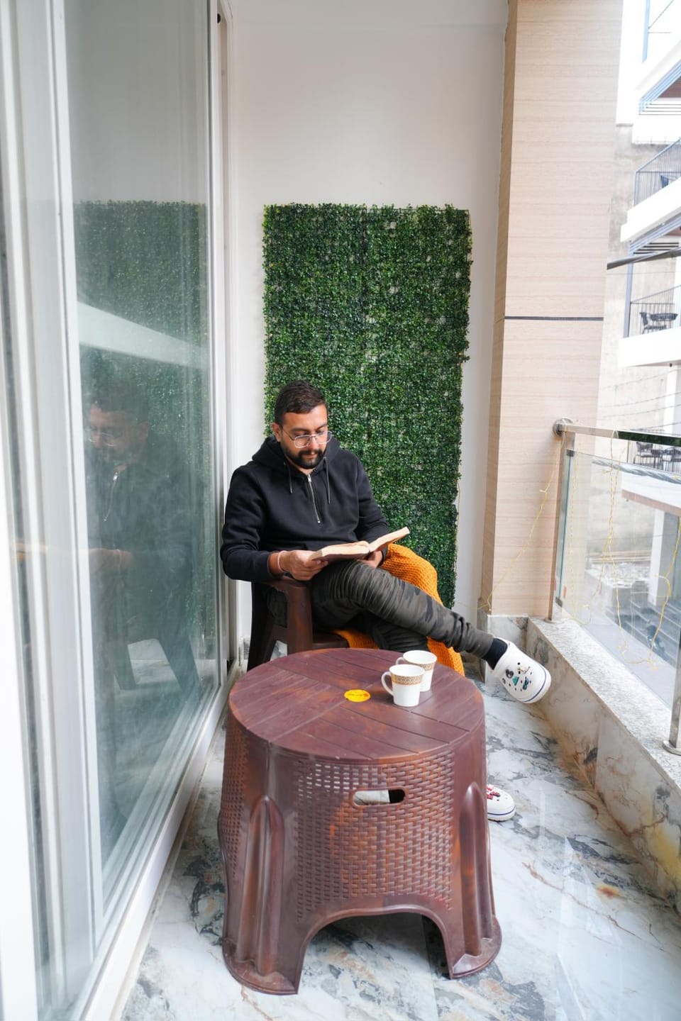 Day, People, Winter, Balcony/Terrace
