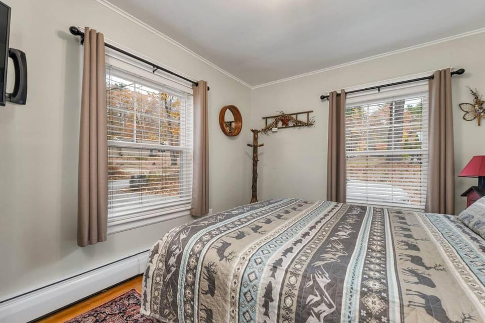 Home Away From Home in Down Town Meredith Villa in Lake Waukewan