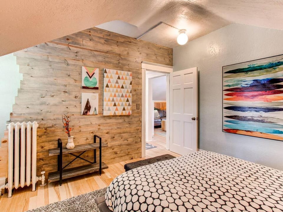 Charming Carriage House in Capital Hill Bed and Breakfast in Capitol Hill