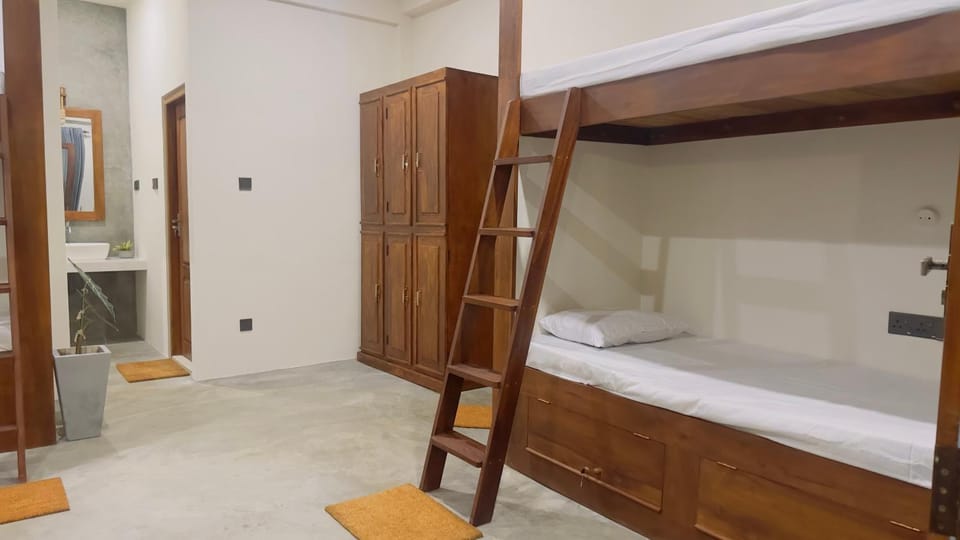 Bed, Bathroom, bunk bed
