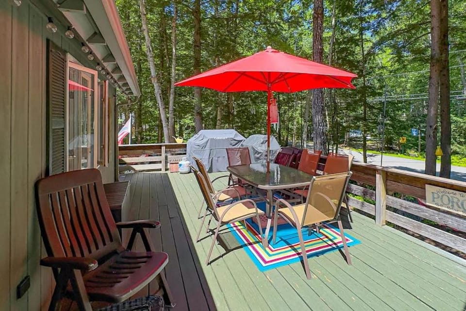 Pleasant Mountain Ski Chalet House in Bridgton