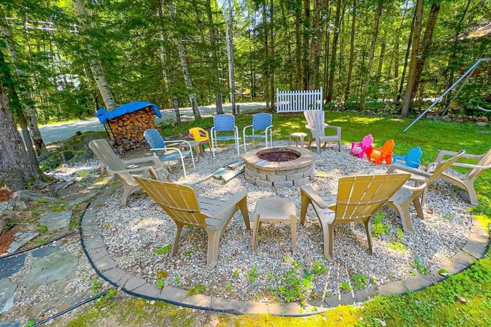 Pleasant Mountain Ski Chalet House in Bridgton