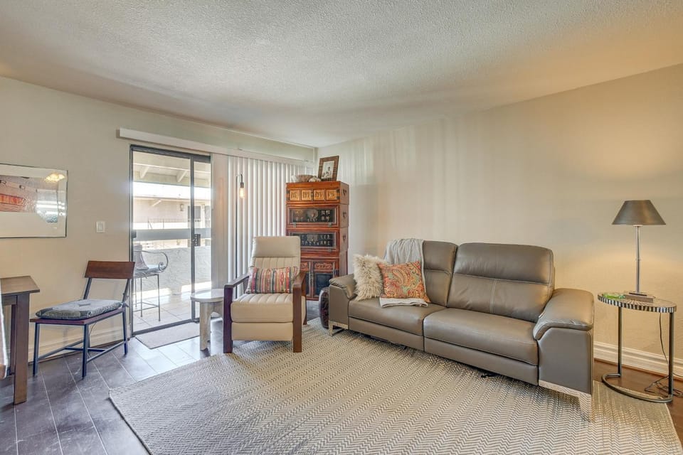3 Mi to Camelback Mtn! Snowbird Escape w/ Pool House in Phoenix
