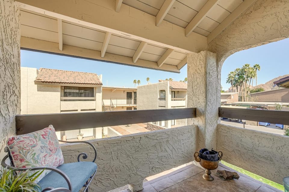3 Mi to Camelback Mtn! Snowbird Escape w/ Pool House in Phoenix