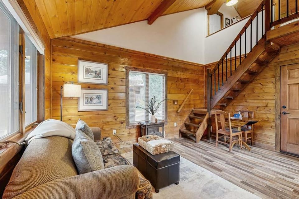 Moose Chalet House in Woods Bay