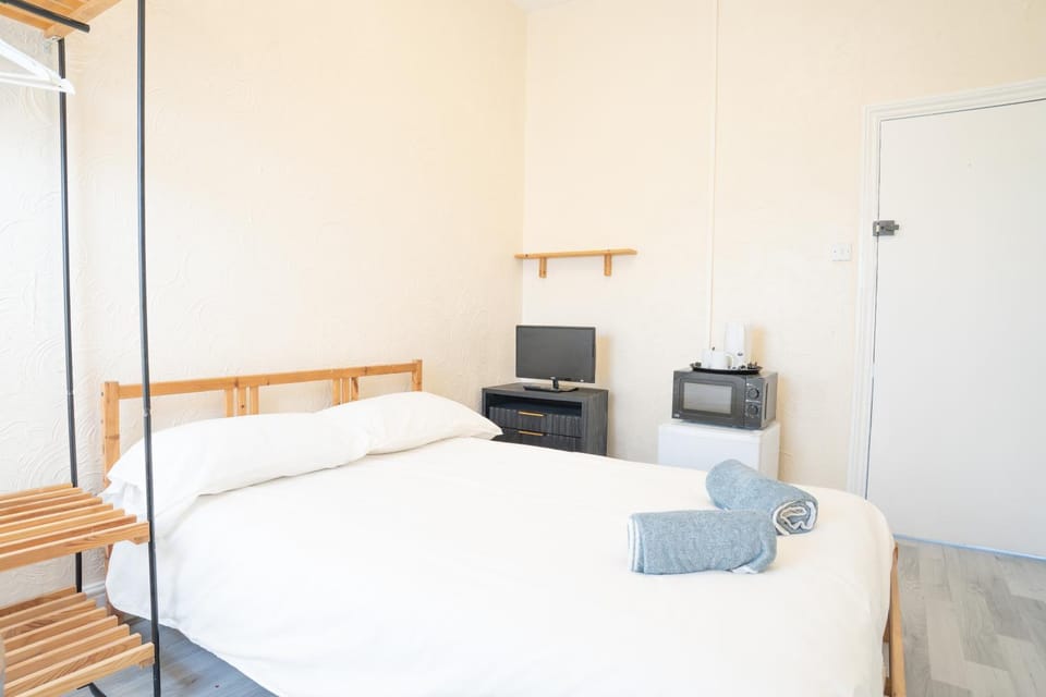 Chestnut Lodge Bed & Go Bed and Breakfast in Eastleigh District