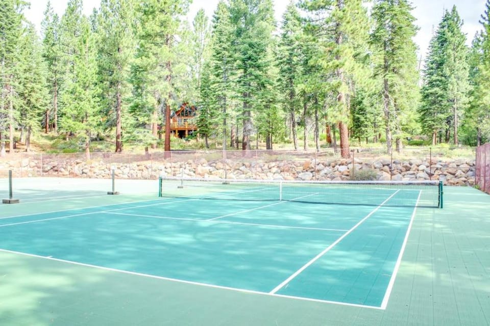 The Cozy King House in Tahoe Vista