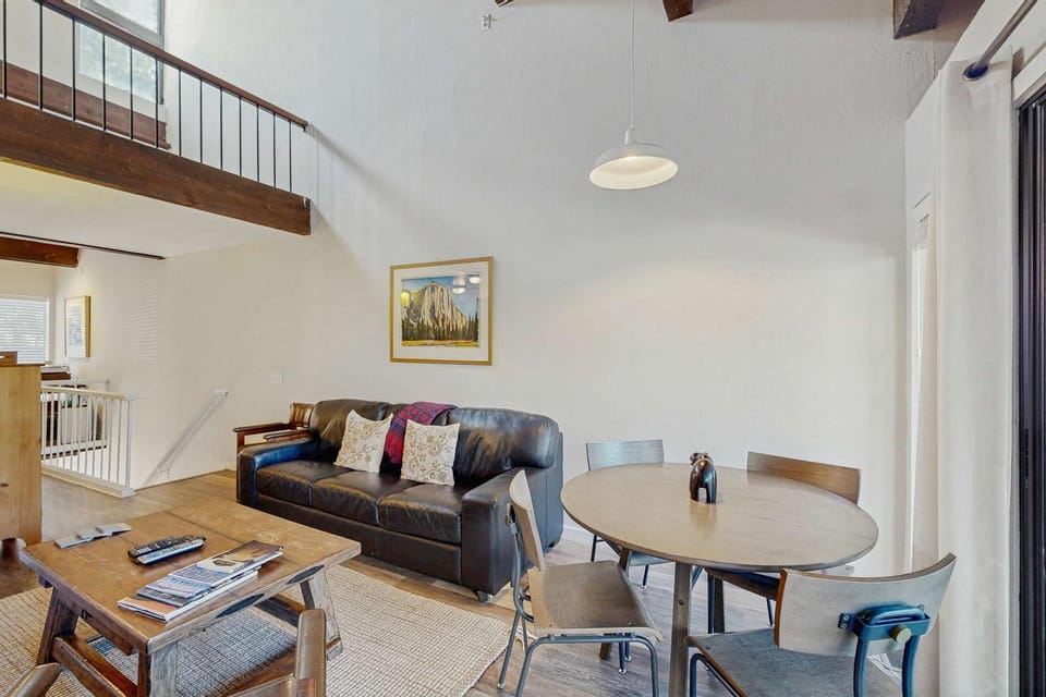 The Cozy King House in Tahoe Vista
