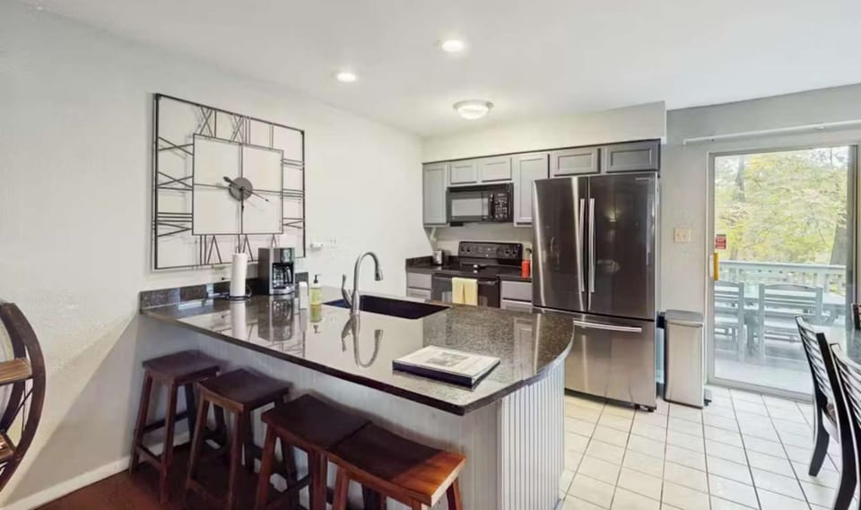 Osage Beach King’s Escape House in Lake of the Ozarks
