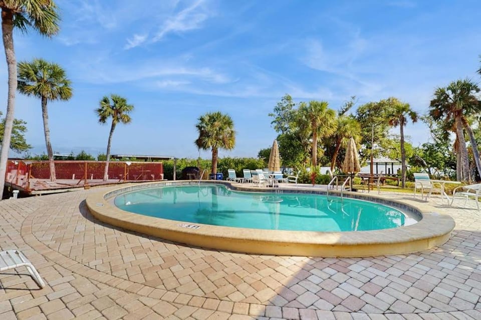 SUNBURST 243 House in Manasota Key