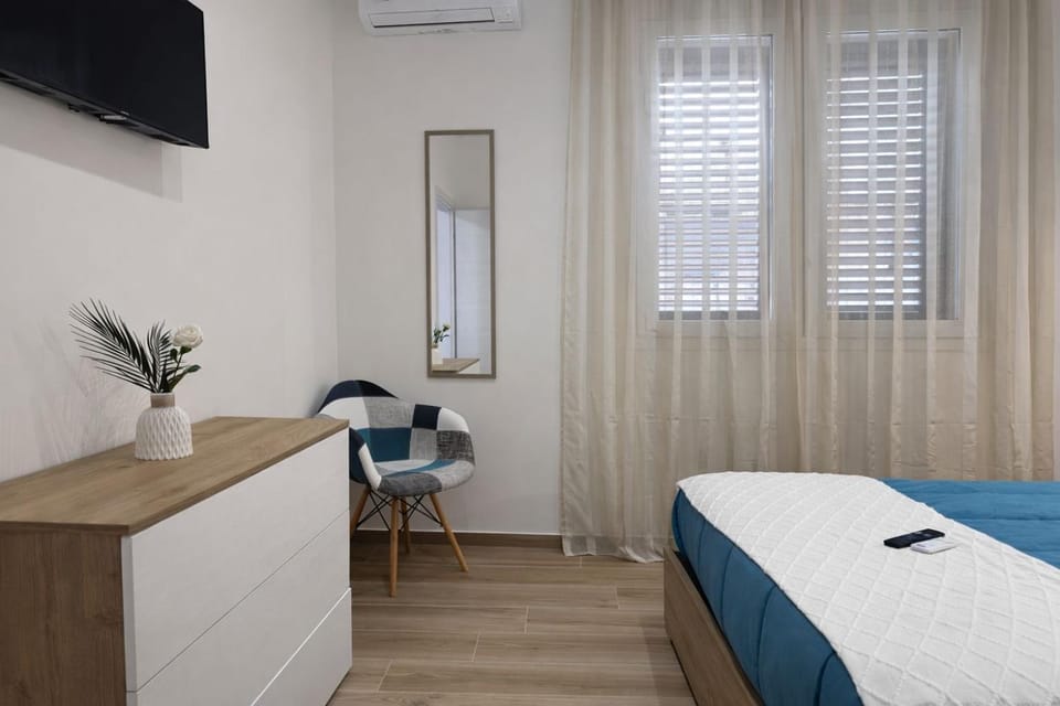 TV and multimedia, Bedroom, air conditioner