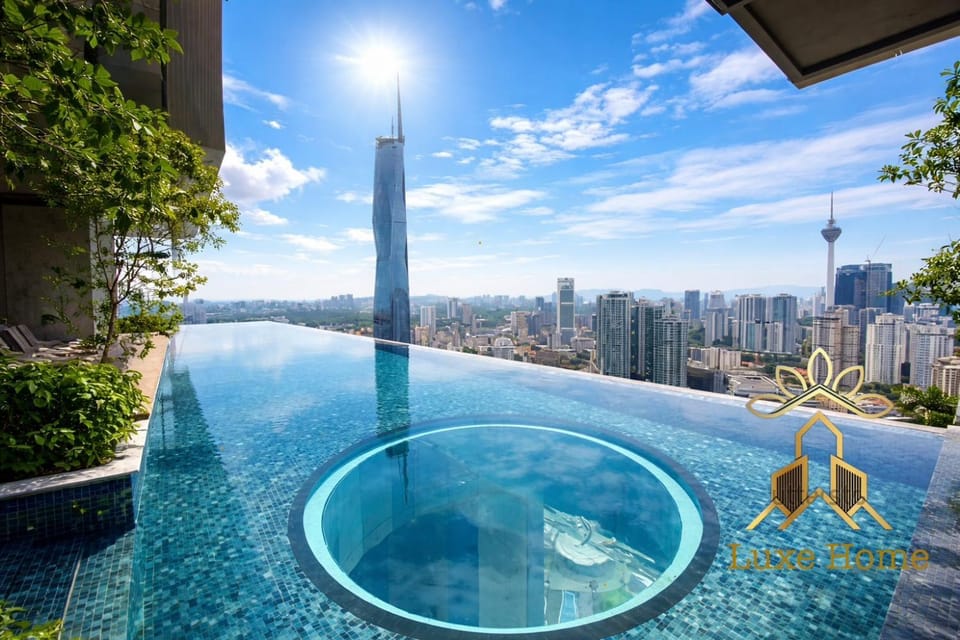 Nearby landmark, City view, Swimming pool