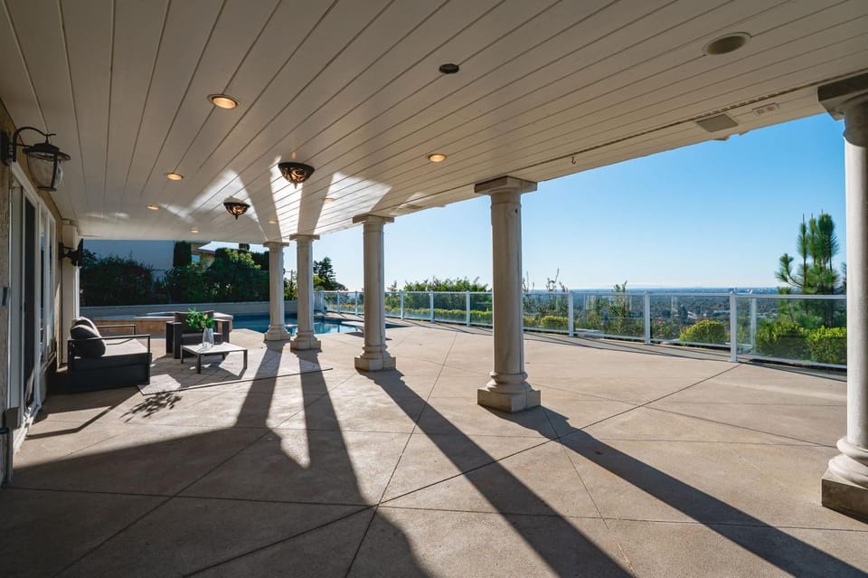 Luxury Hilltop Villa with Pool Stunning View House in North Tustin